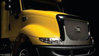 Graepel liefert Frontgitter für CAT-Lkw