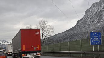 Grenzkontrolle, Brenner, Übergang Kufstein, Stau, Lkw