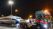 Gruber Logistics transportiere für die renommierte Airline Lufthansa eine Lockheed L-1649A Super Star in den Heimatflughafen nach Frankfurt am Main.