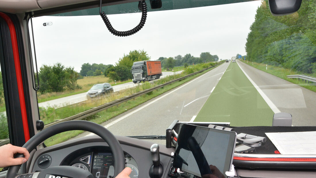 Grüne Vorfahrtspur, Fahrerhaus, Lkw, Autobahn