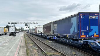 HGK weitet die Relation Köln nach Perpignan auf viermal 
































Containerzug von HGK

