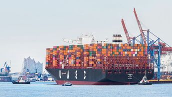 Hapag-LLoyd: Die 400 Meter lange "Al Nefud" ist eines unserer größten Schiffe und kann insgesamt 19.870 TEU transportieren.