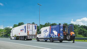 Hatip Olcay, Service- und Kältemaschinen-Spezialist, betreibt den ersten Schmitz Cargobull Service-Van.