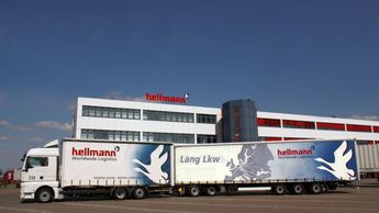 Hellmann Worldwide Logistics Lang-Lkw