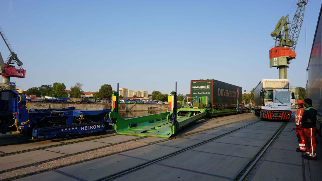 Helrom-Ganzzug für Audi, Container-Terminal Regensburg