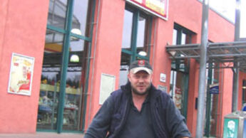 Herr Uwe Kammann