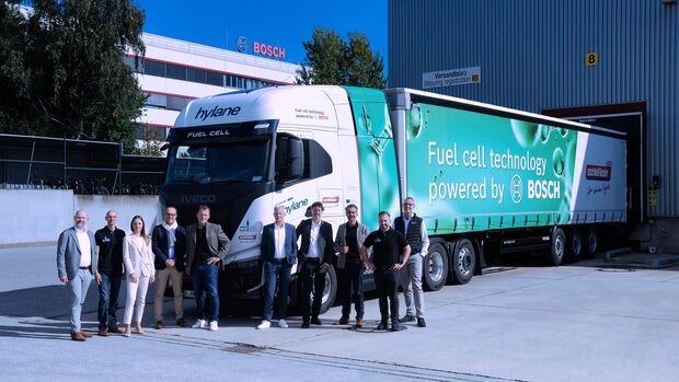 Hylane vermietet einen Lkw von Iveco für das Bosch-Werk in Nürnberg. Das Fahrzeug ist mit dem Fuel Cell Power Module (FCPM) von Bosch ausgestattet. Damit sollen Daten für die Weiterentwicklung gesammelt werden.