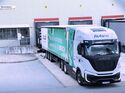Hylane vermietet einen Lkw von Iveco für das Bosch-Werk in Nürnberg. Das Fahrzeug ist mit dem Fuel Cell Power Module (FCPM) von Bosch ausgestattet. Damit sollen Daten für die Weiterentwicklung gesammelt werden.