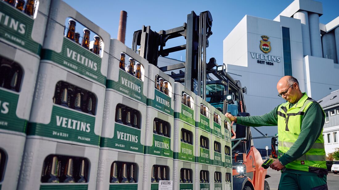 Im Logistikzentrum Grevenstein koordiniert das neue Leitsystem künftig sämtliche Prozesse vom Wareneingang über Lagerung und Abfüllung bis hin zur Verladung.