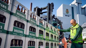 Im Logistikzentrum Grevenstein koordiniert das neue Leitsystem künftig sämtliche Prozesse vom Wareneingang über Lagerung und Abfüllung bis hin zur Verladung.