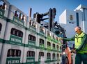 Im Logistikzentrum Grevenstein koordiniert das neue Leitsystem künftig sämtliche Prozesse vom Wareneingang über Lagerung und Abfüllung bis hin zur Verladung.