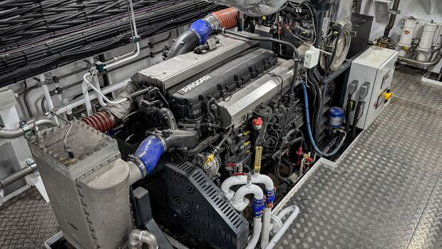 Insgesamt fünf Paccar-MX-13-Motoren kommen auf dem Frachtbinnenschiff "Mannheim" der Rhenus Group zum Einsatz.