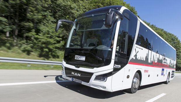 Internationaler Busvergleich, lao 9/2018.
