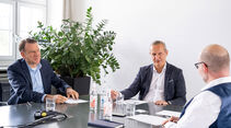 Interview Werkstatt aktuell 03/23, Bernd Spies, Mitglied des Vorstands der Knorr-Bremse AG und verantwortlich für die Division Systeme für Nutzfahrzeuge
Alexander Wagner, Bereichsleiter Aftermarket/TruckServices EMEA bei Knorr-Bremse Systeme für Nutzfahrzeuge

Knut Zimmer
