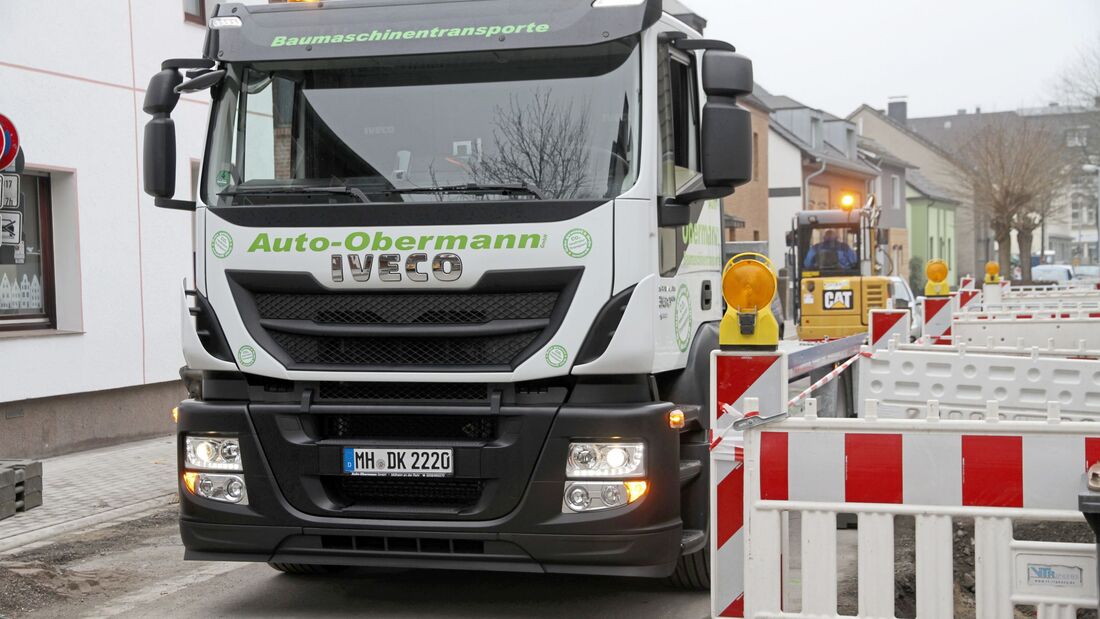 Iveco Stralis 330 E 6, Truckjob FF 7/2018, Erdgas, Baumaschinen, Tieflader.