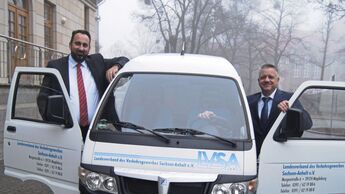 Jens-Uwe Jahnke (re.), Tobias Hinze, Landesverband des Verkehrsgewerbes Sachsen-Anhalt (LVSA)