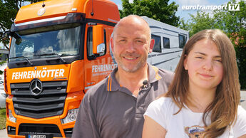 Joachim Fehrenkötter und Tochter Fiona vor seinem Mercedes-Benz Actros