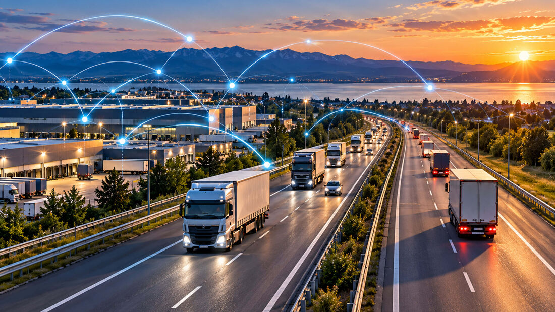 KI-generierte Darstellung einer vernetzten Transportlogistik mit Lkw auf einer Autobahn, Logistikzentren und leuchtenden digitalen Verbindungslinien vor einer abendlichen Landschaft.