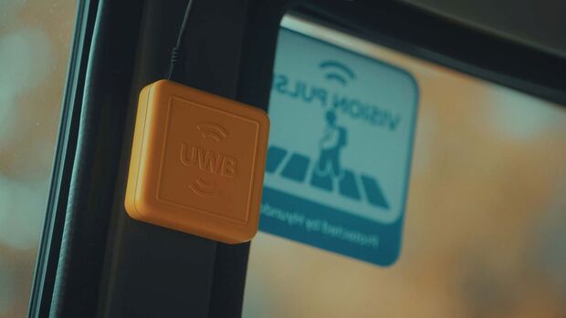 Kia und die Hyundai Motor Group entwickeln ein neues Sicherheitsassistenzsystem, das mithilfe von UWB Hindernisse um das Fahrzeug erkennt.