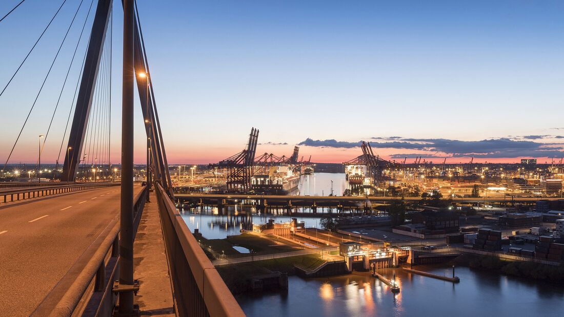 Köhlbrandbrücke am Hamburger Hafen