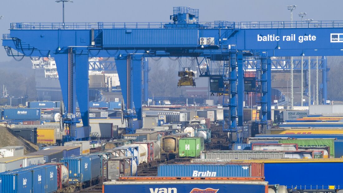 Kombiverkehr_Duisburg_Luebeck