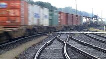Kombiverkehr, Schiene, Zug, Eisenbahn, Kombinierter Verkehr