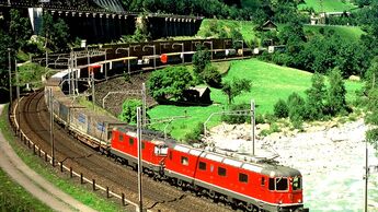 Kombiverkehr, Schiene, Zug, Eisenbahn, Kombinierter Verkehr