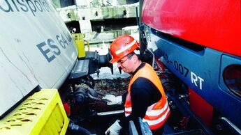 Kombiverkehr, Schiene, Zug, Eisenbahn, Kombinierter Verkehr