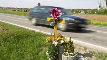 Kreuz am Straßenrand