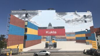 Kukla, Graffiti, Loomit