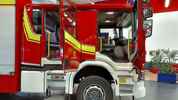 LF-L, Wiss, Feuerwehr Dortmund, Scania P360, neue Crew Cab, FF 7/2020.