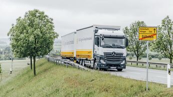 LGI Lang-Lkw Actros Schild Ammerbuch Gültstein Baden-Württemberg
