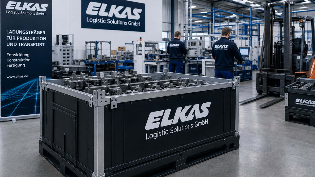 Ladungsträger von Elkas Logistic Solutions in einer Produktionshalle mit Mitarbeitenden und Gabelstapler.
