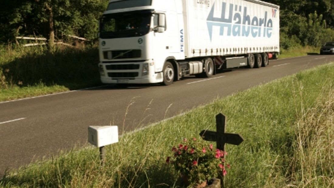 Landstraße birgt hohe Todesgefahr