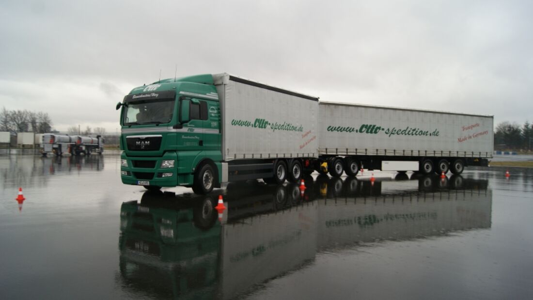 Lang-Lkw im Berufsbildungszentrum Nordhausen