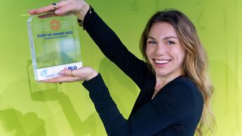 Leonie Althaus, Award