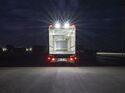 Leuchten mit Glühlampen haben am Trailer ausgedient, LED ist der Standard. Sowohl Kosten- als auch funktionale Vorteile sprechen für sie. Im Schadensfall ist auch der Tausch einer LED-Einheit leicht zu bewerkstelligen. Fahrzeugbauer und Lichtspezialisten sehen künftig noch viel Potenzial.