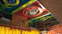 Lkw-Fahren in Nepal, das Interieur der Lkw