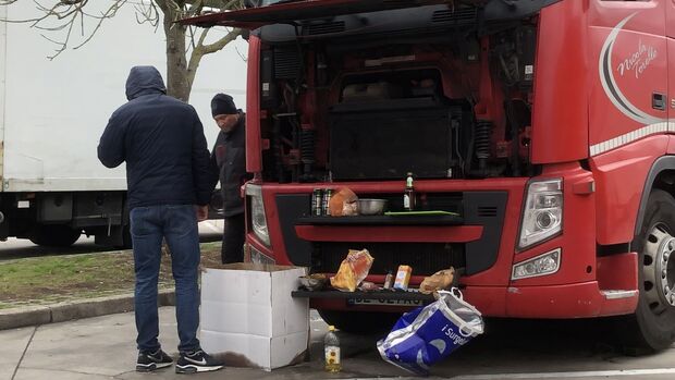 Lkw-Fahrer, betrunken, Alkohol am Steuer, Lenk- und Ruhezeiten