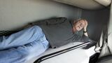 Lkw-Fahrer im Bett