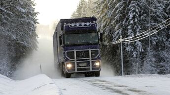 Lkw, Schnee, Wald, Winter