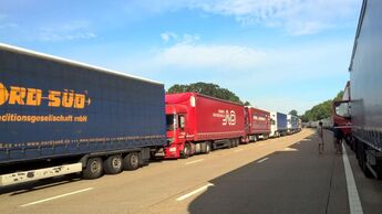 Lkw, Stau, England, Calais, Migranten