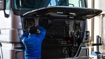 Lkw-Werkstatt, Service