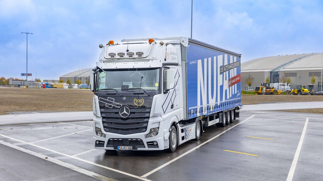 Lkw auf Parkplatz