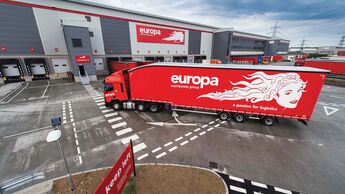 Lkw der Europa Worldwide Group mit Hauptsitz in Dartford (UK)