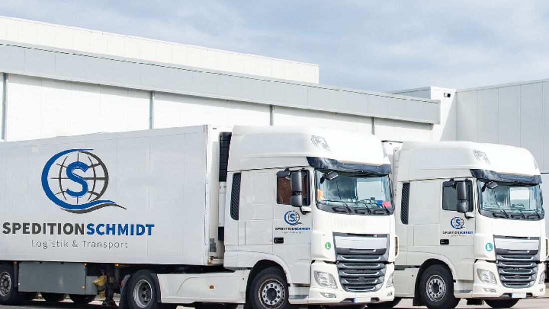 Lkw der Spedition Schmidt