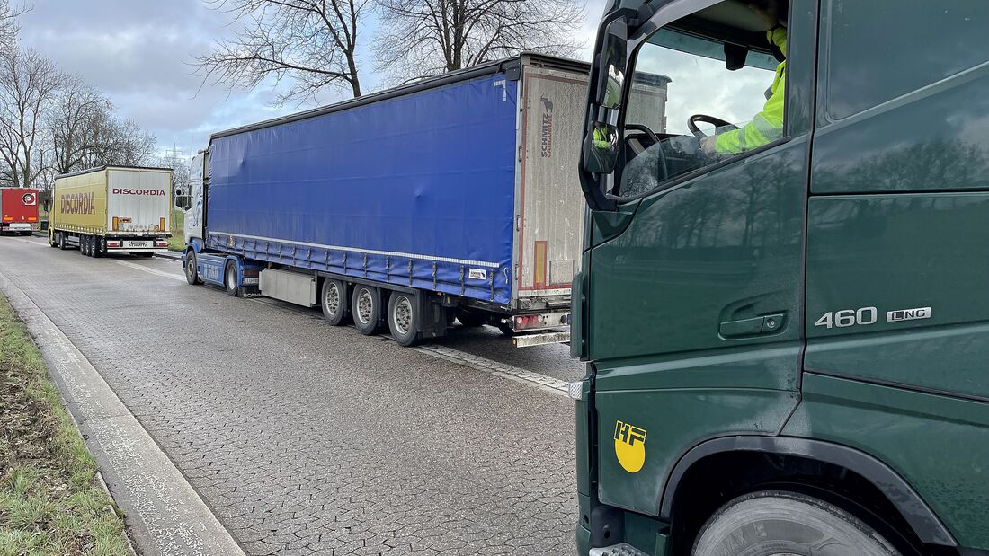 Lkw machen Pause auf Parkplatz