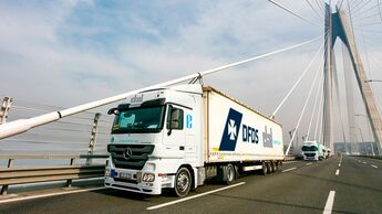 Lkw von Ekol mit DFDS-Logo