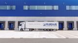 Lkw von Rhenus vor der Rampe