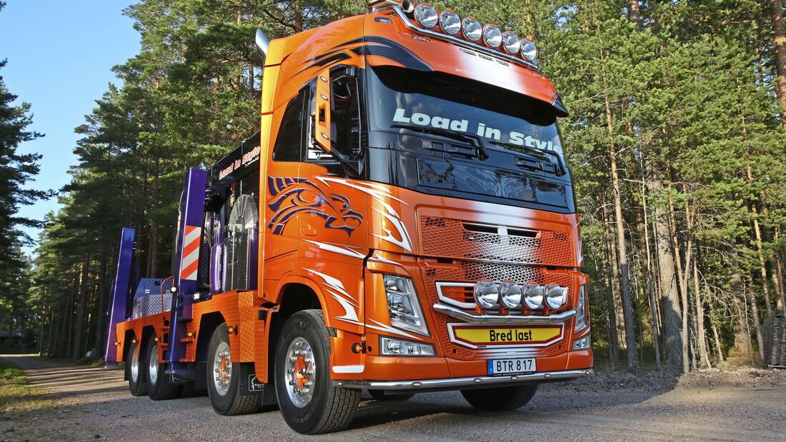 Load with Style. Holzlaster mit Ladekran, Supertruck FF 4/2018. Schweden, Volvo FH.